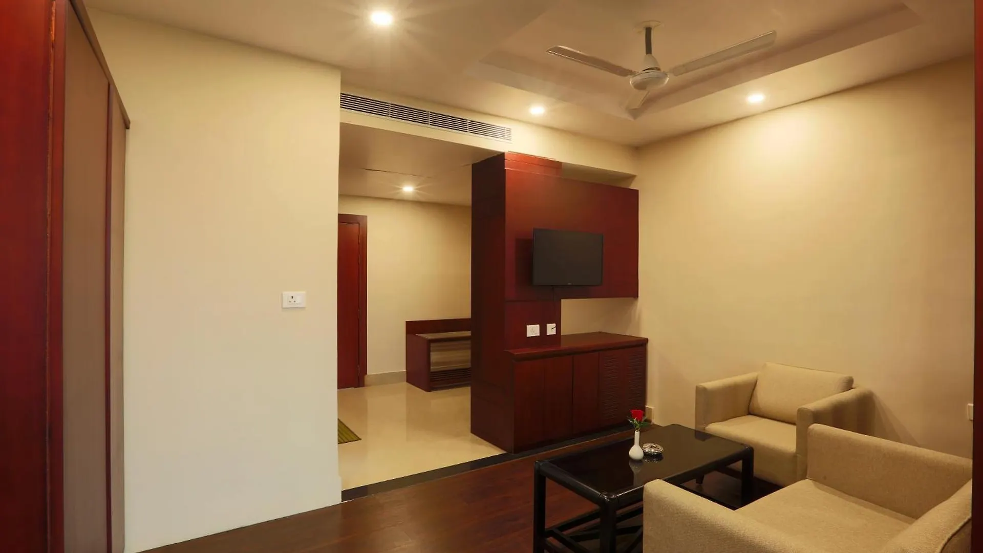 Prithvi Palace Aerocity Delhi Airport Hotel New Delhi 4*,