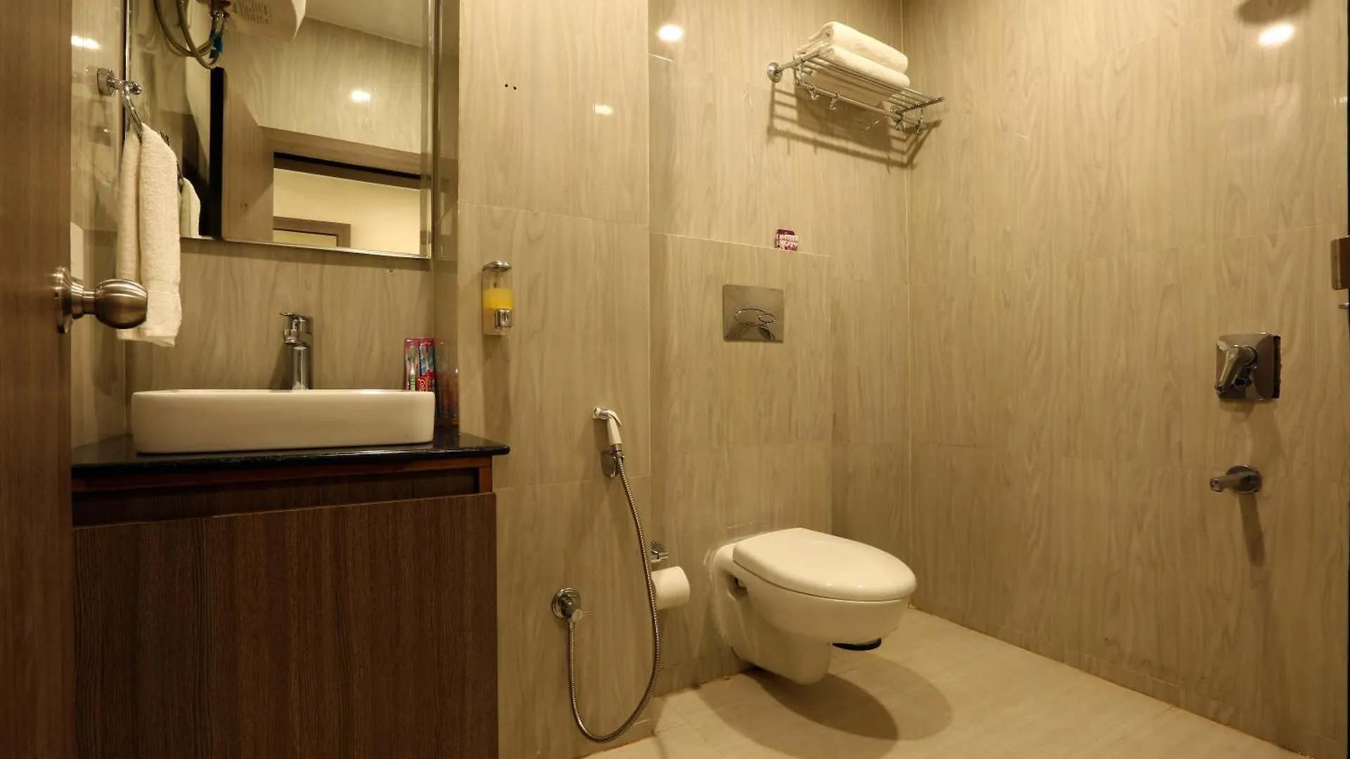 Prithvi Palace Aerocity Delhi Airport Hotel New Delhi