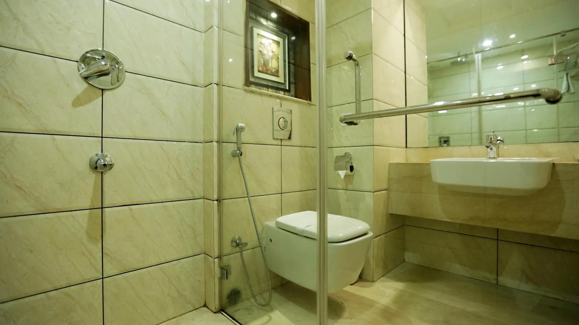 Prithvi Palace Aerocity Delhi Airport Hotel New Delhi 4*,